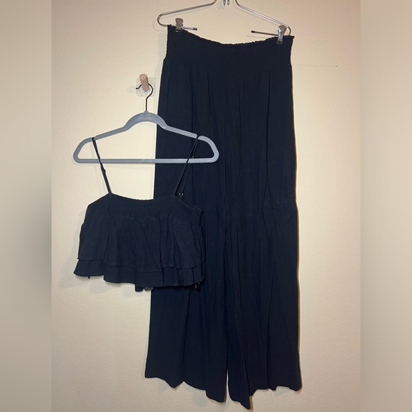 Smocking Detail Black Tank And Wide Leg Pants Set, size Large - Picture 5 of 10